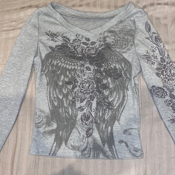 Emmiol Tops - Light Gray Long Sleeve V Neck Graphic Top